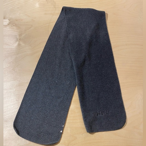 Columbia Black Fleece Scarf (MV) - Picture 9 of 9